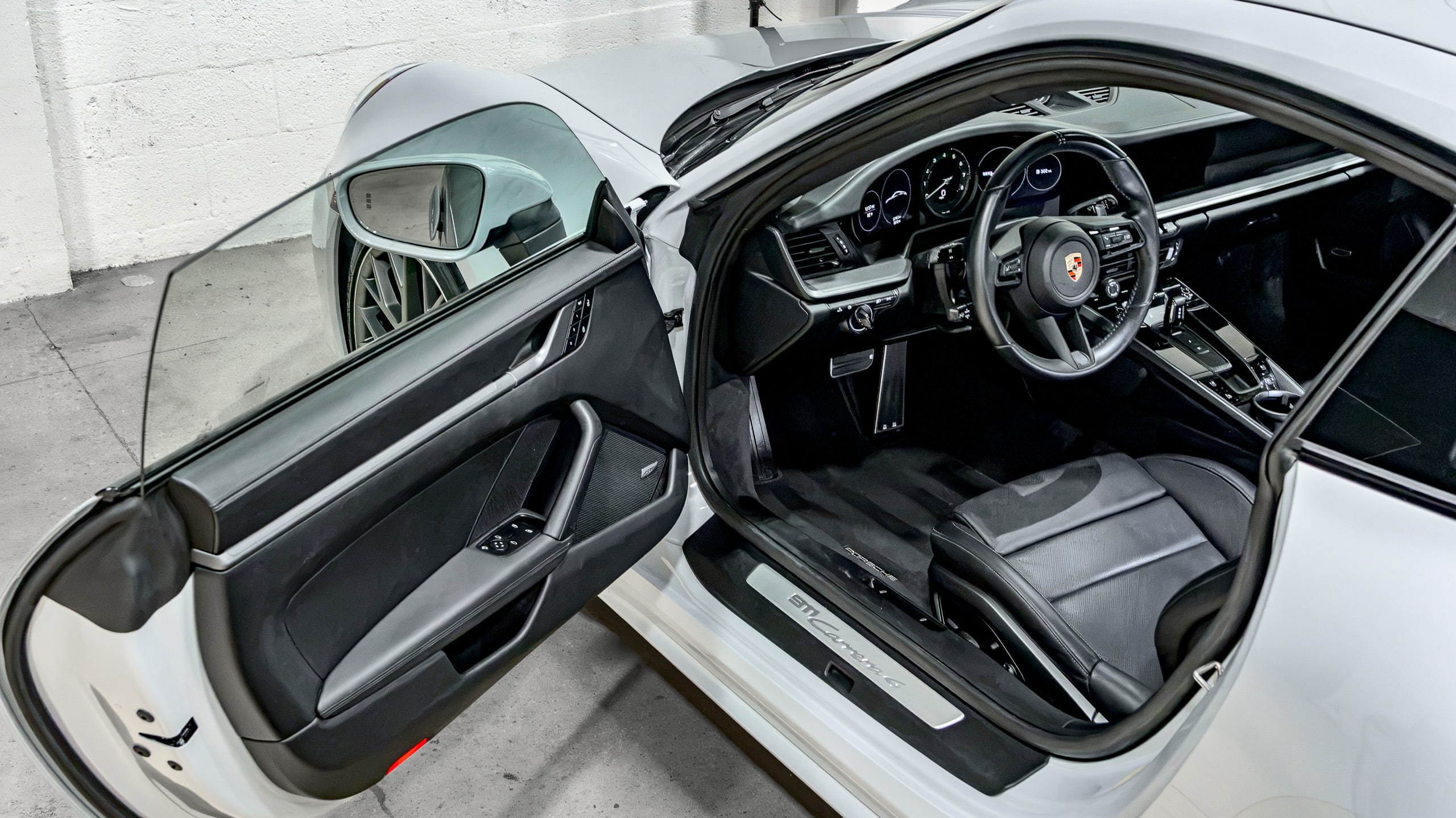 2024 Porsche 911 CARRERA 4 1 Owner – Ice Grey Metallic – Only 8k Miles – Sport Design Wheels – Premium PKG full