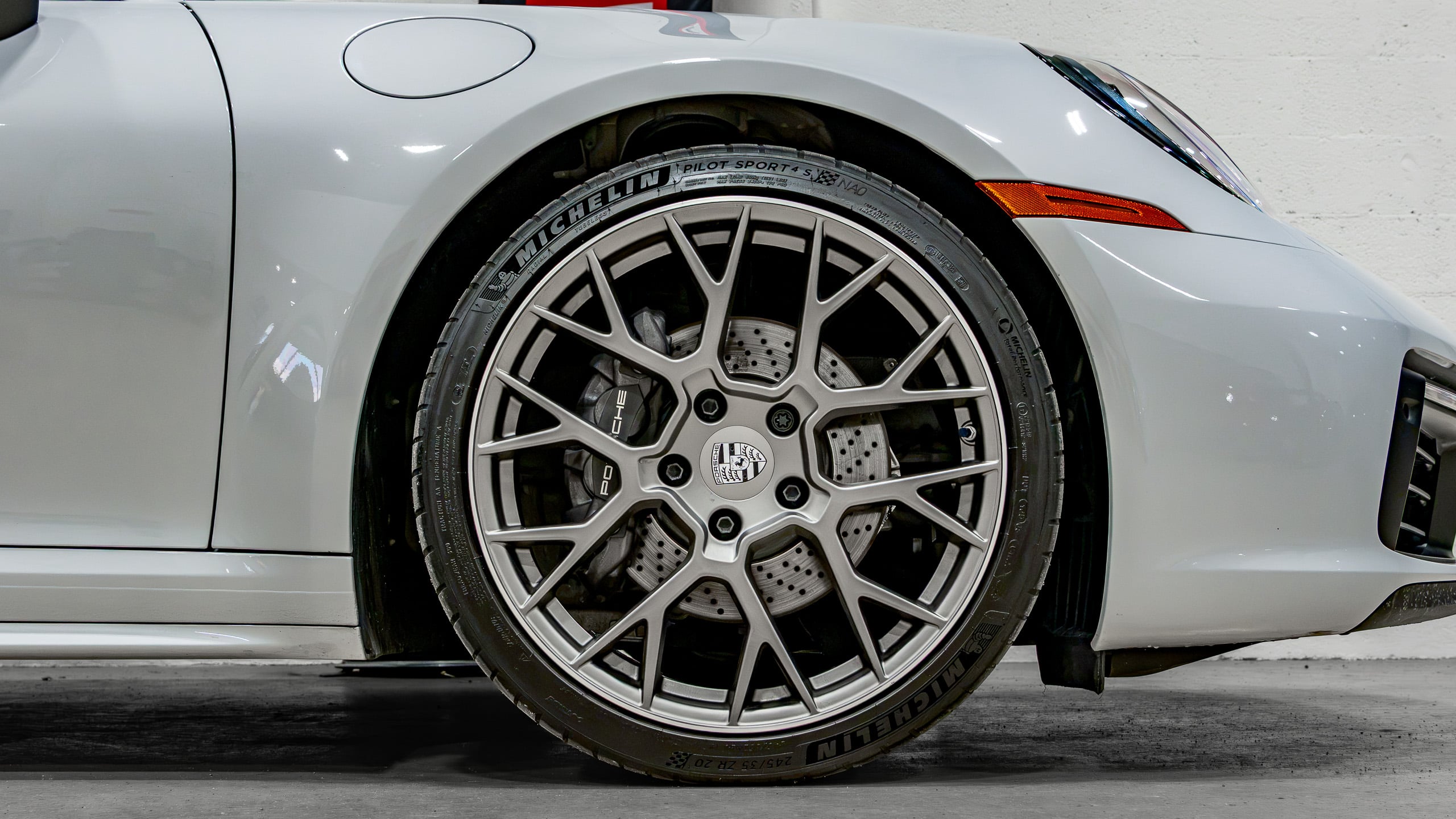 2024 Porsche 911 CARRERA 4 1 Owner – Ice Grey Metallic – Only 8k Miles – Sport Design Wheels – Premium PKG full