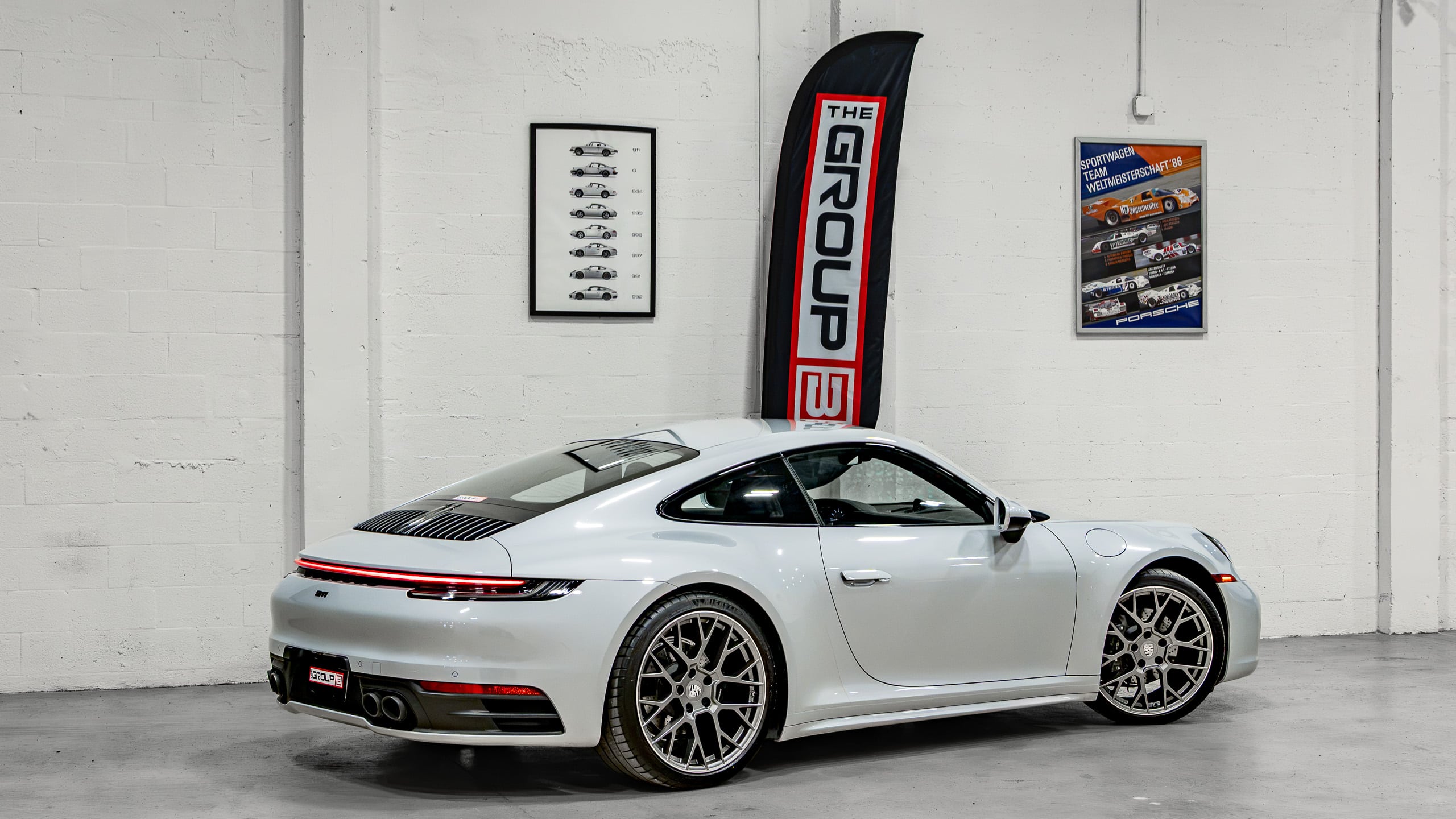 2024 Porsche 911 CARRERA 4 1 Owner – Ice Grey Metallic – Only 8k Miles – Sport Design Wheels – Premium PKG full