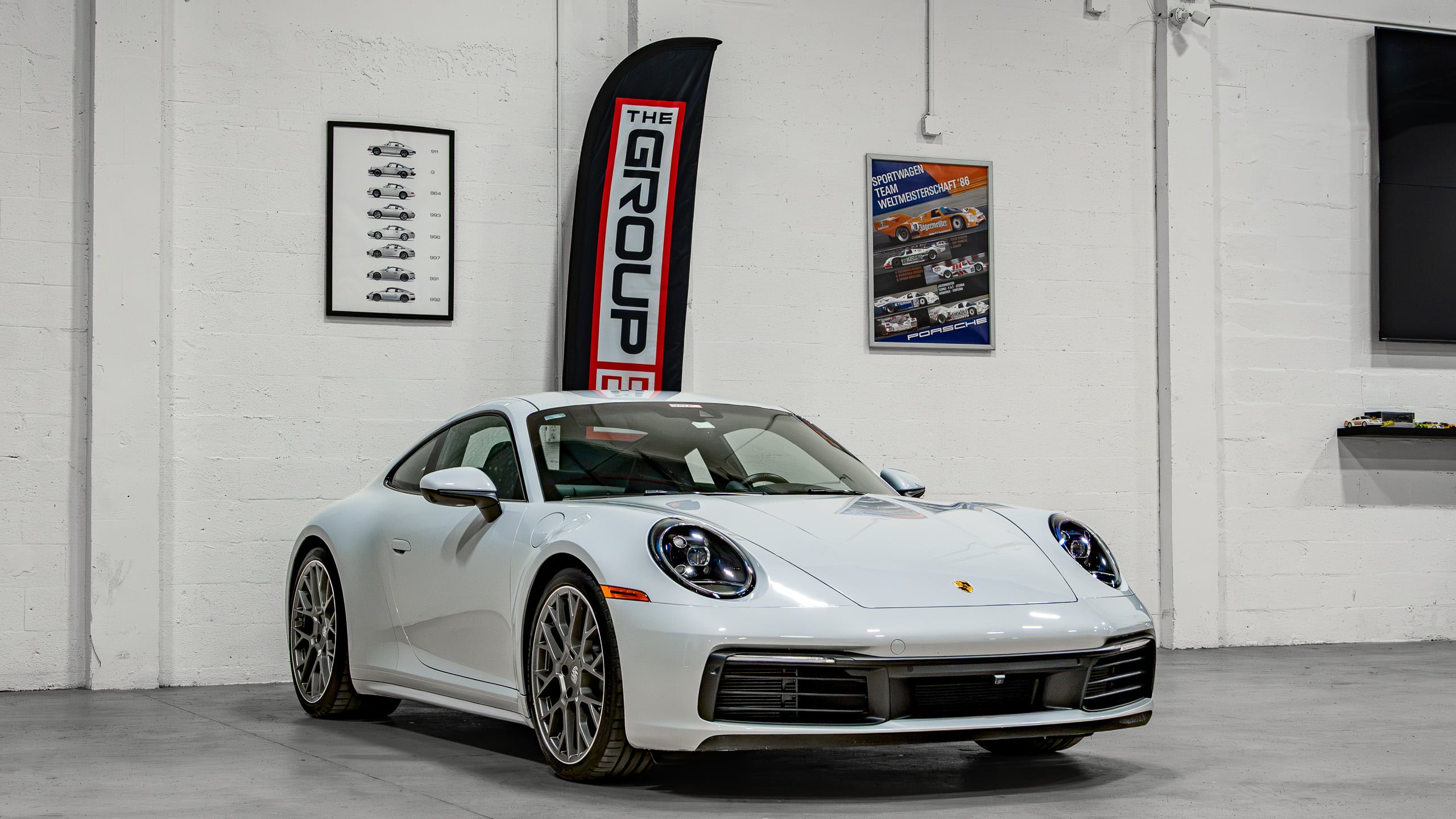 2024 Porsche 911 CARRERA 4 1 Owner – Ice Grey Metallic – Only 8k Miles – Sport Design Wheels – Premium PKG full