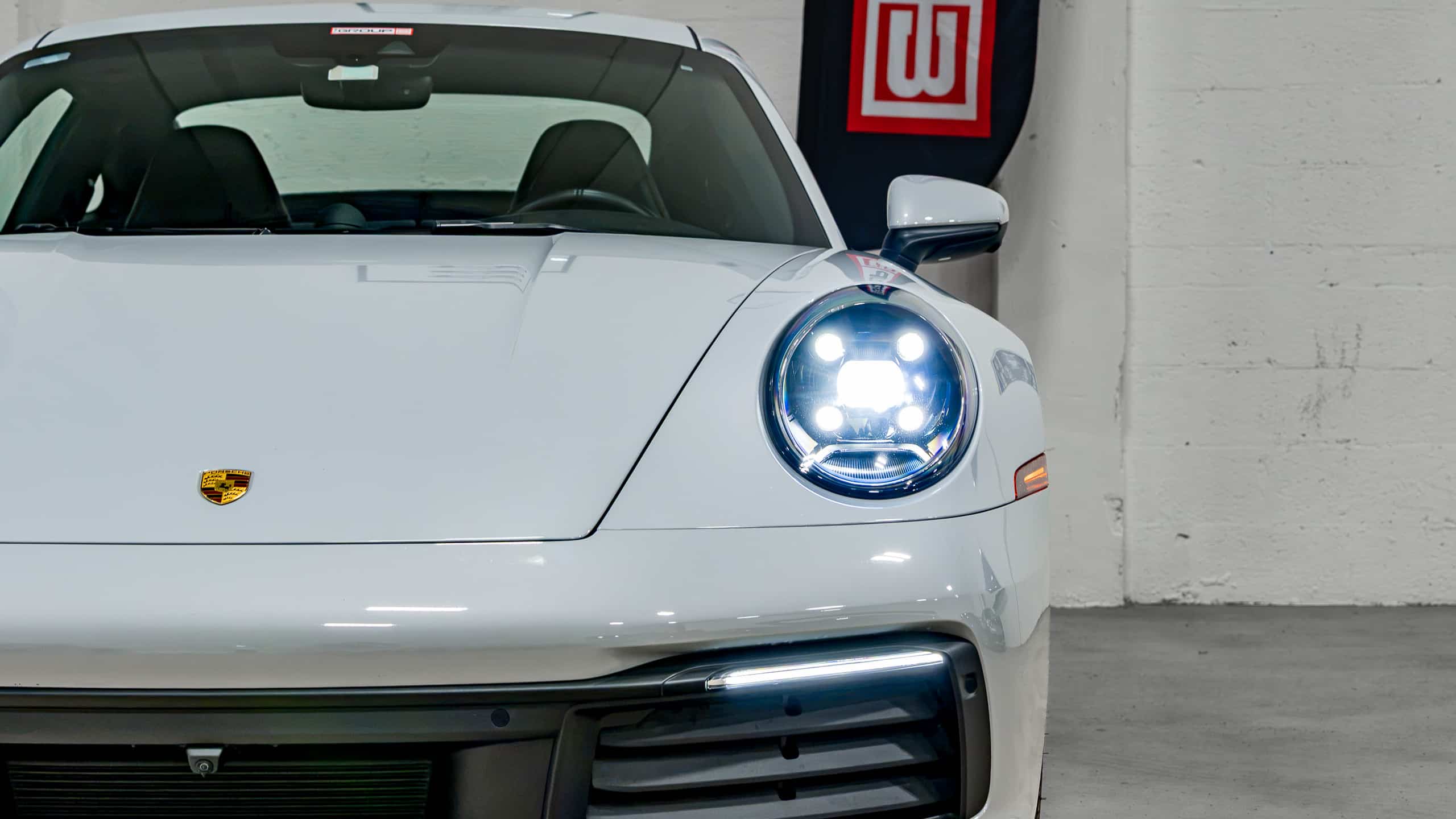 2024 Porsche 911 CARRERA 4 1 Owner – Ice Grey Metallic – Only 8k Miles – Sport Design Wheels – Premium PKG full