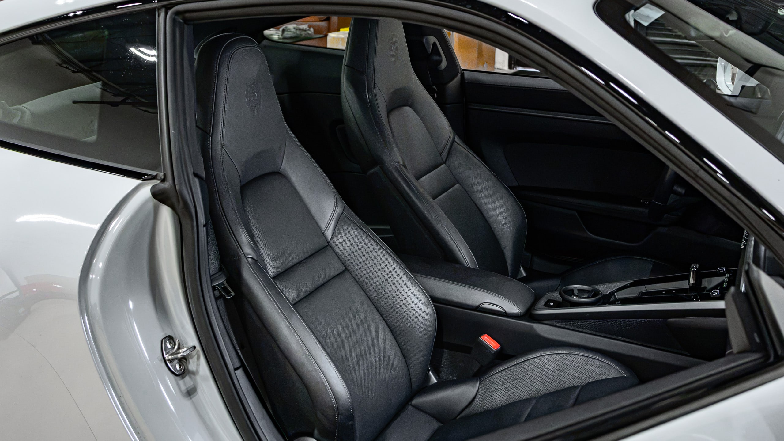 2024 Porsche 911 CARRERA 4 1 Owner – Ice Grey Metallic – Only 8k Miles – Sport Design Wheels – Premium PKG full